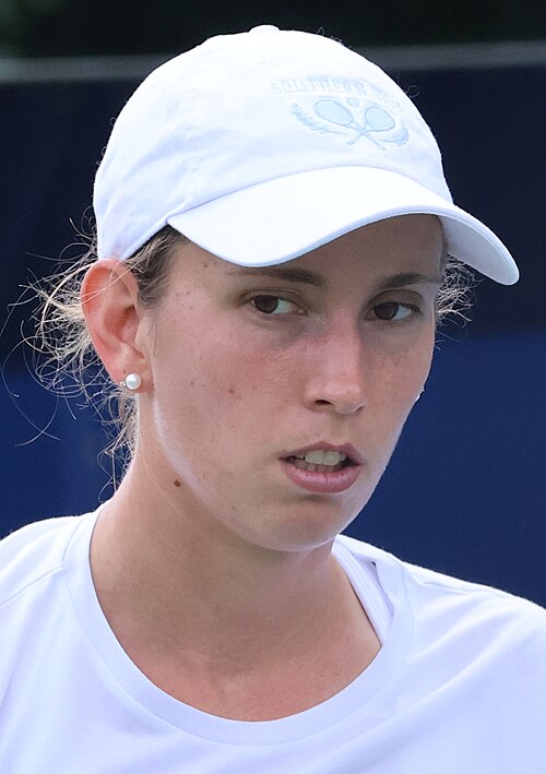 ¿Qué Raqueta Usa Elise Mertens? Equipamiento y Especificaciones