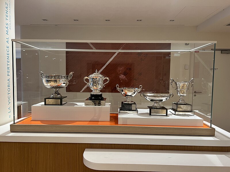 Why Clay Makes Roland Garros Unique — French Open vs Other Grand Slams